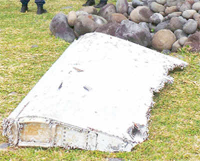 Plane debris found at French island; likely to be MH370