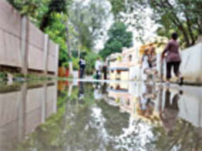 Blocked drainage pipe results in massive sewage overflow at MEG Officers’ Colony homes