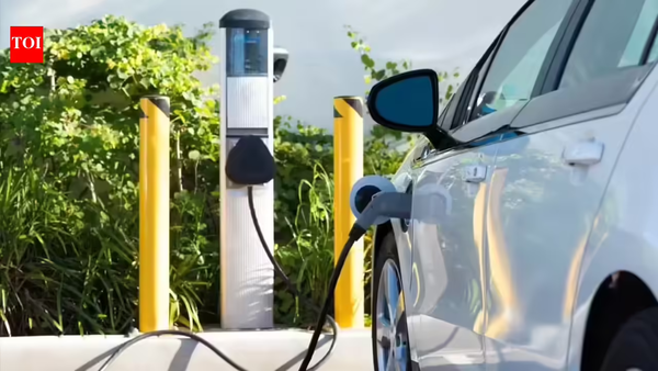Trump to Roll Back EV Credit Rule Tied to Fuel Economy Targets