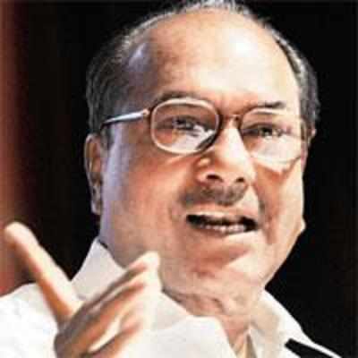 Antony rules out military action to free Indian sailors