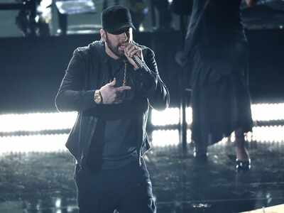 Eminem gives surprise performance at the Oscars