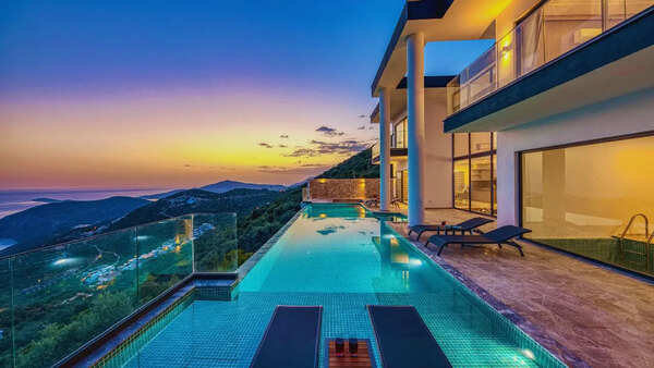 Top 5 coastal real estate hotspots in India for luxury living in 2026