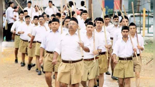 RSS activists hold Vijaya Dashmi procession in Jammu