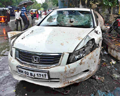 ‘Drunk’ Kalyan techie slams car into 5 people