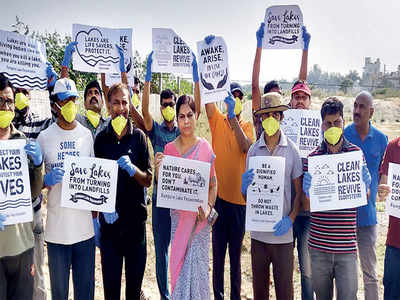 A crowd that funds together, cleans Rampura Lake together