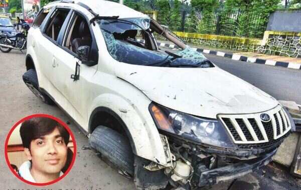 High-speed crash on Eastern Express Highway kills businessman