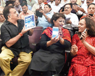 ‘Tweet morcha’ in city against ‘unfair’ bank charges