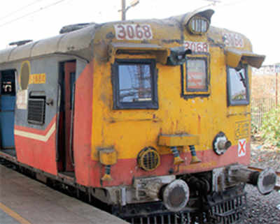 Harbour Line passengers slam Rly’s step-motherly treatment
