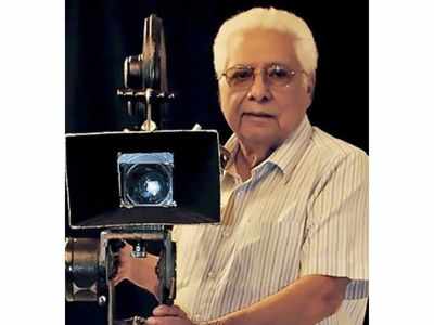 Basu Chatterjee passes away: Politicians, Bollywood celebrities condole the death of the legendary filmmaker
