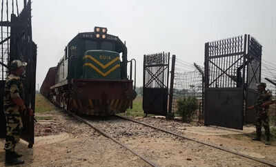Watch: How BSF escorts Samjhauta Express&nbsp;