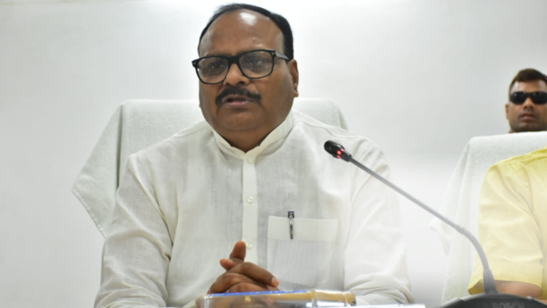 Pilot aborts takeoff after technical snag in UP deputy CM Brajesh Pathak’s plane