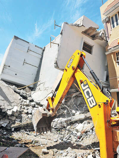 Nail violators, oust shaky building plans, BBMP urged