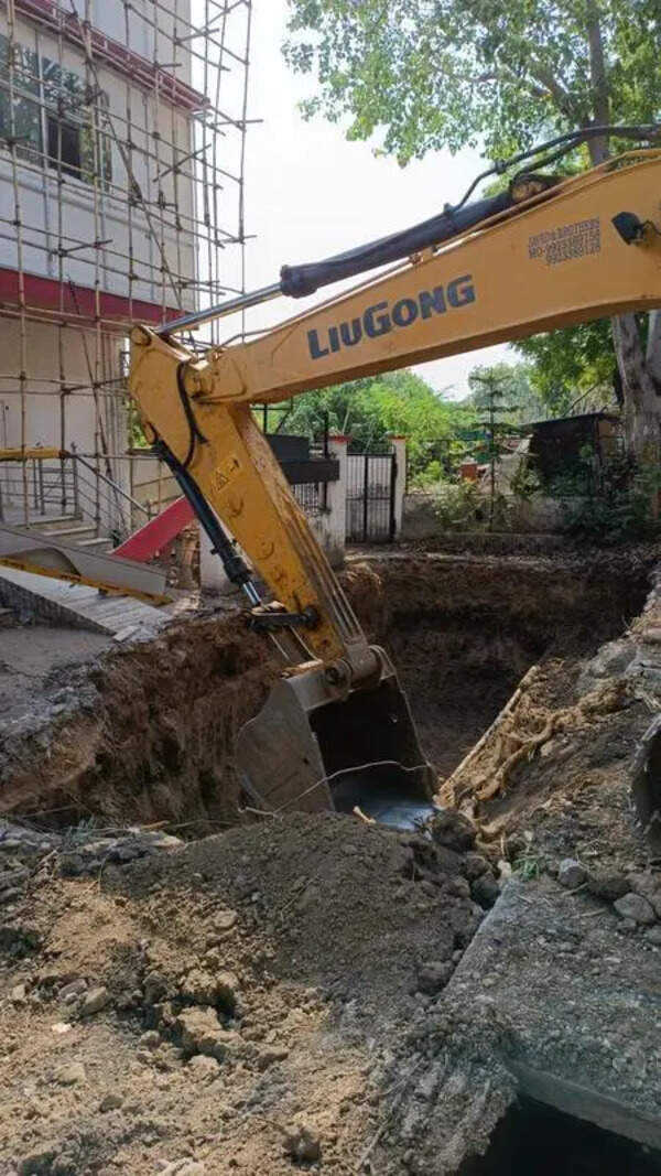 JCB damages HT cable, 8,000 left without power