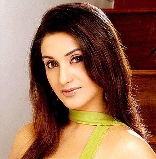 Rati Panday's flight fan