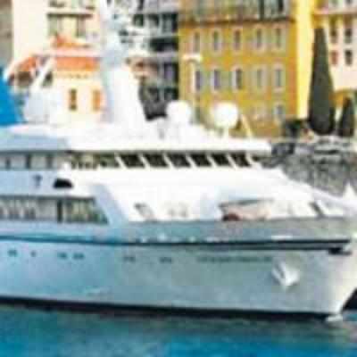 Saddam yacht up for A£17m