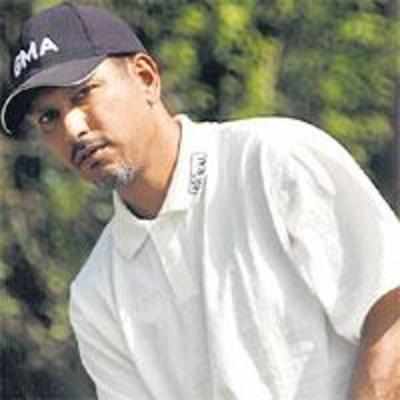 Jeev finishes tied 40th, Kapur at 64