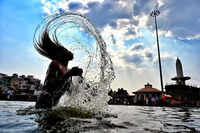 Temperatures soar across Maharashtra, but heatstroke cases down to 175 after revision; deaths 6