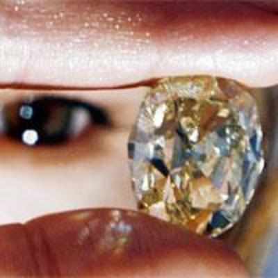 150 I-T officers raid multi-billion-dollar diamond trading Co