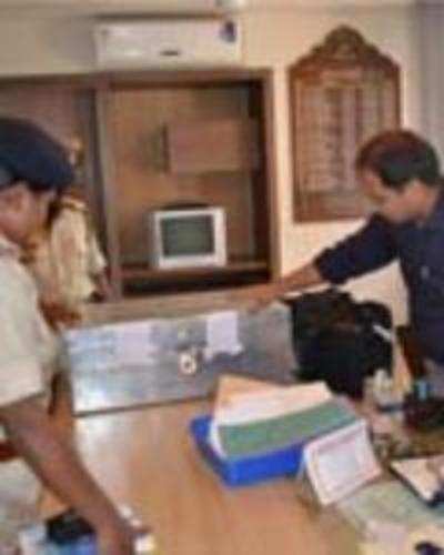Belgaum cops arrest Mumbai jeweller, seize `8-crore gems