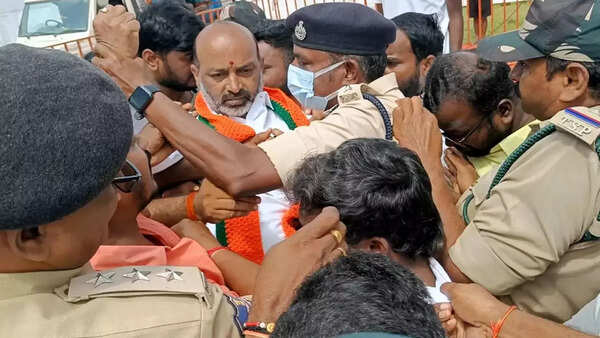 Police tell Telangana BJP chief Bandi Sanjay Kumar to halt yatra, say no nod for it
