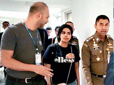 Thailand halts plan to deport Saudi woman