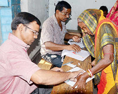 Violence mars second part of phase 1 polling in West Bengal