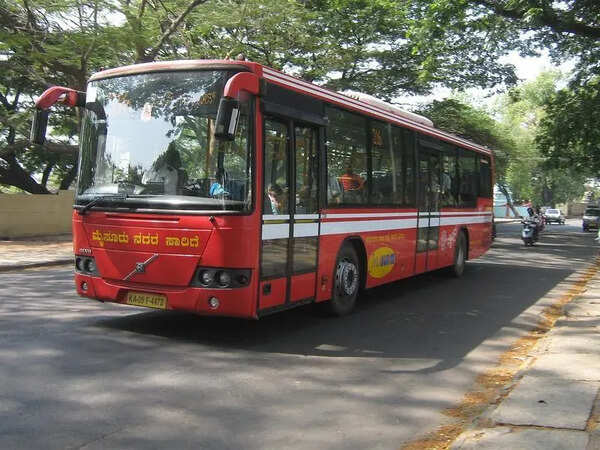 A fond farewell to the city’s Red Beauty buses