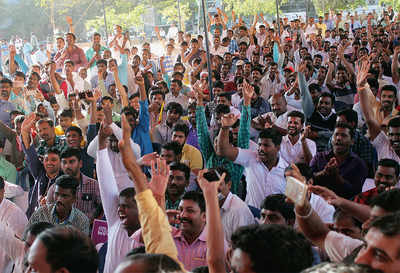 Drivers gear up for indefinite Satyagraha