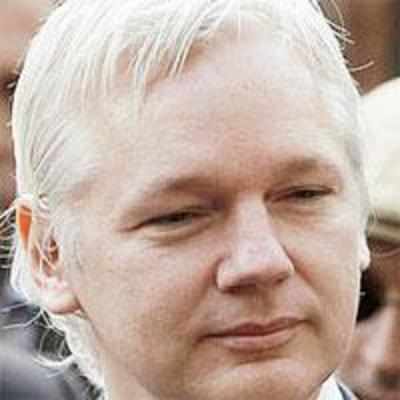 You're all screwed: Assange's message to iPhone, BB, Gmail users