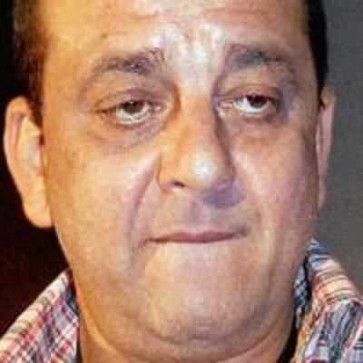 After Saif, it's Dutt who returns signing amount