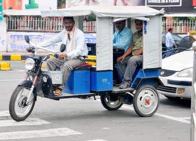 Stop e-rickshaws as of now: HC to Delhi government