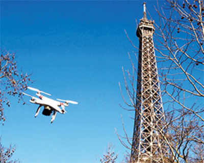 Dozen drone sightings in Paris