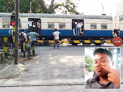 Railway staff beaten up for not opening level crossing