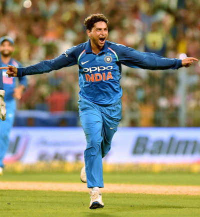 India vs Australia 2nd ODI: From Sachin Tendulkar to Harbhajan Singh, Kuldeep Yadav praised for his hat-trick