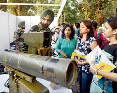 Indian Army shows off its guns at IIT-B’s Techfest