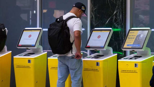 Why do software cos face few liabilities for major disruptions?