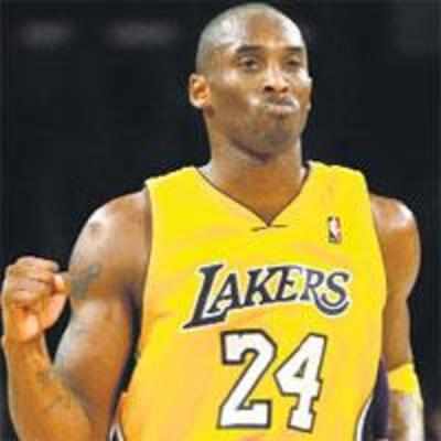 Lakers steal Thunder as Bryant scores 40