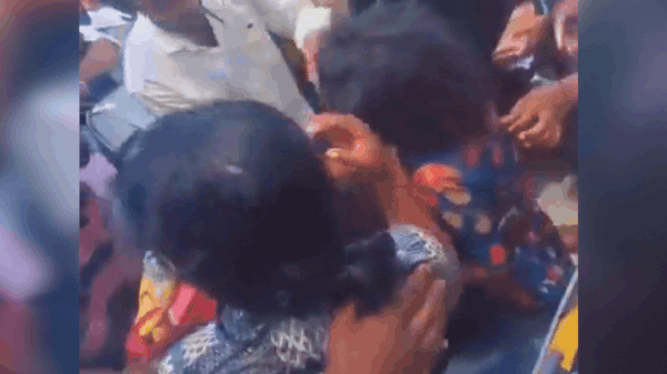 Two women mistaken for chain snatchers, assaulted by mob in Karnataka market