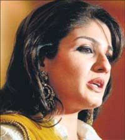 Raveena offers Rs 50,000 to find dog tormentor