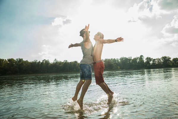 Ladies! This is what you don’t know about bromance