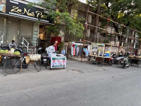 Pune’s bylanes lose their sizzle: LPG shortage forces street food vendors to go on hiatus