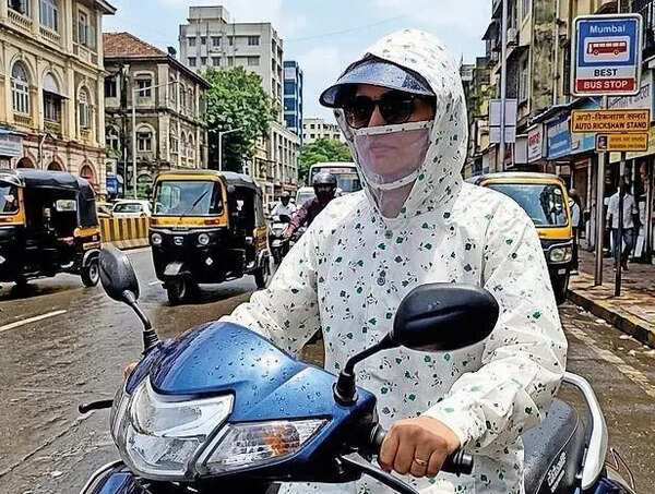 As temperatures soar, suncoat becomes women’s floral shade