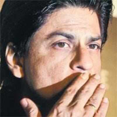 Shah Rukh plays the smart card