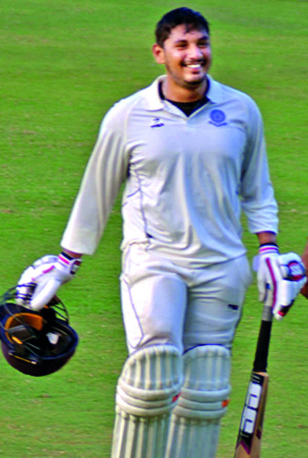 Bhui, Shinde in big stand