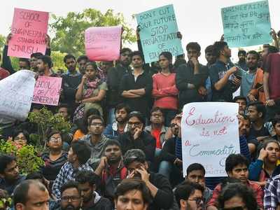 JNU students refuse to back down on fee hike, two FIRs filed against them