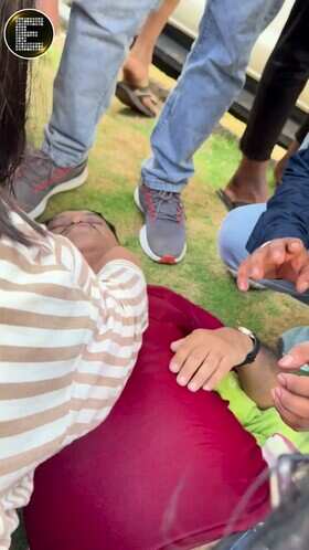 Fan Falls Unconscious During Amitabh Bachchan&rsquo;s Sunday Darshan