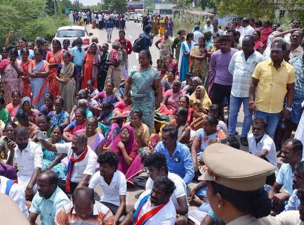 Two killed, five injured in sickle attack near Nanguneri; Seven arrested