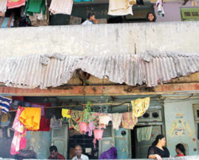 BMC workers stay put in dangerous building