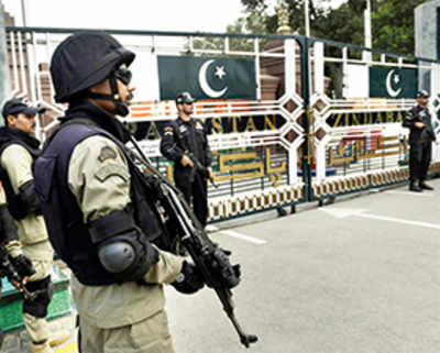 Pak bombing toll hits 60; 21 suspects held