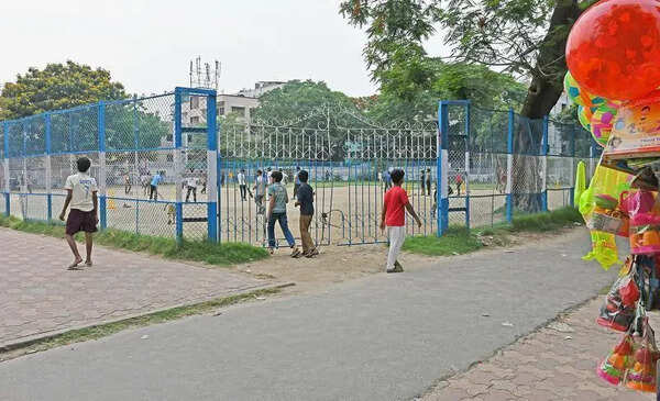 Police rescue 2-day-old left at Ladies’ Park